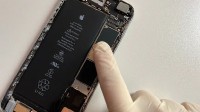 iPhone16 PM或首用不銹鋼電池外殼 加強散熱保護